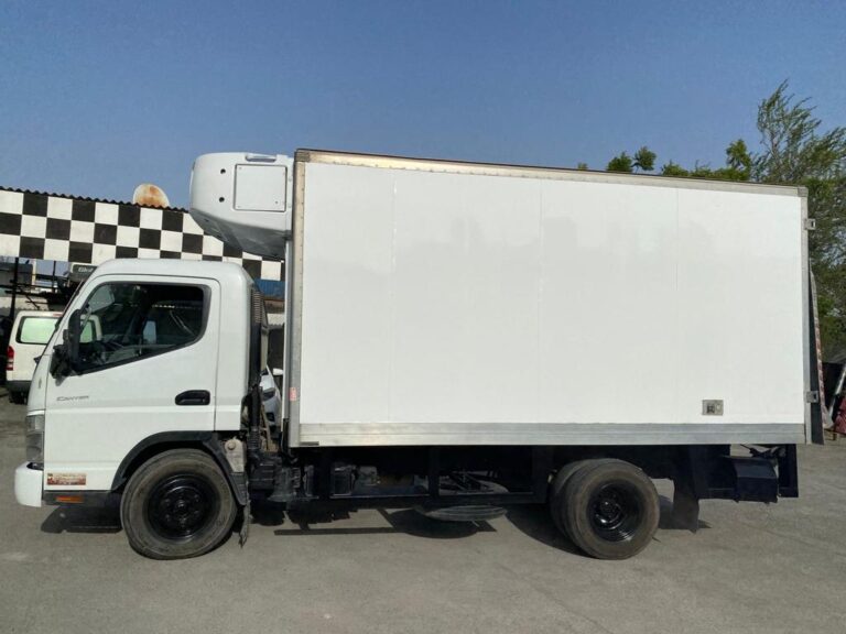 chiller truck rental in dubai