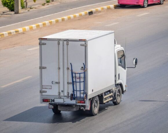 Affordable Delivery Truck Rental